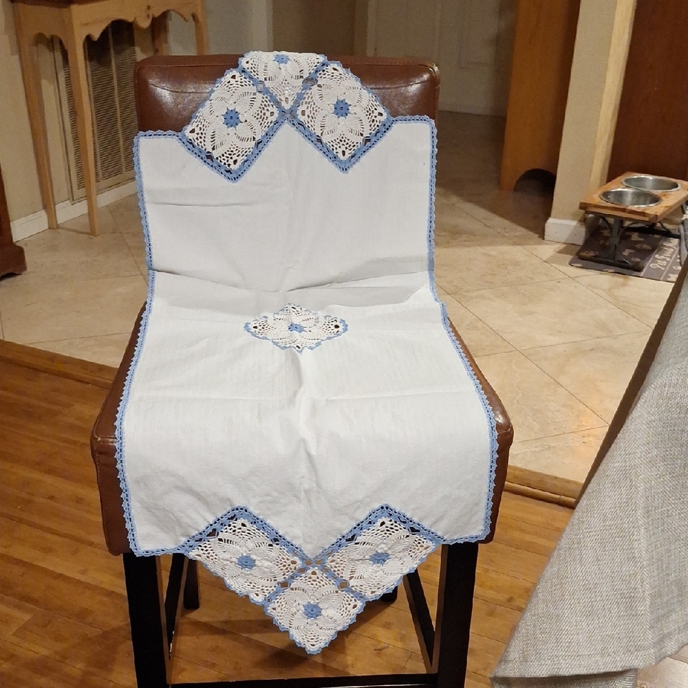 Vintage Linen And Crochet White and Blue Table Runner With Accent Piece